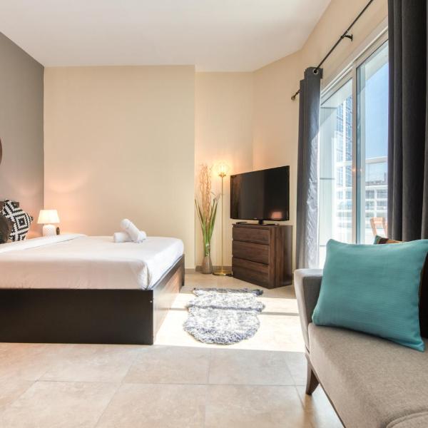 Spotless Studio in Dubai Gate 2 JLT by Deluxe Holiday Homes