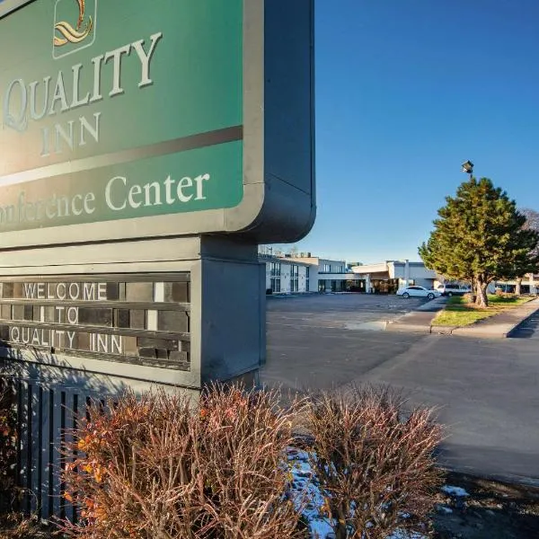 Quality Inn and Conference Center I-80 Grand Island, hotel v destinaci Doniphan