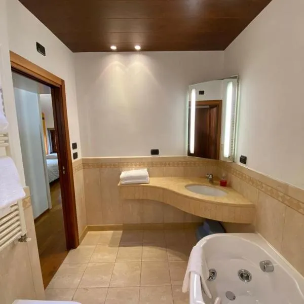 Suite Mavino Appartamenti, hotel in Sirmione
