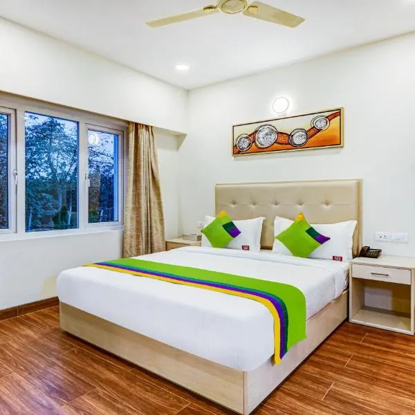Treebo Galaxy Suites Mathikere, hotel in Bangalore