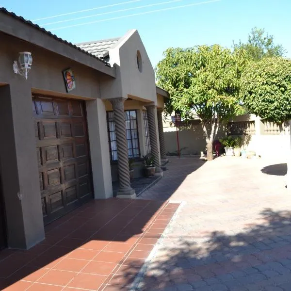 Triple Palms Bed and Breakfast, hotel v destinaci Gaborone