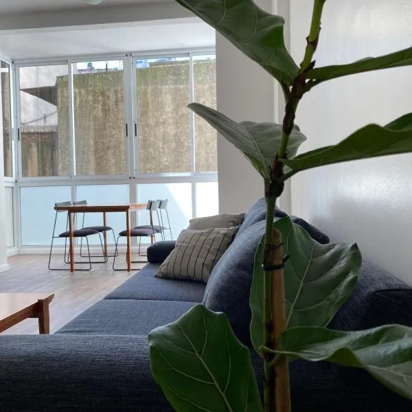 Departamento silencioso y luminoso en el centro de BA, hotel in Buenos Aires