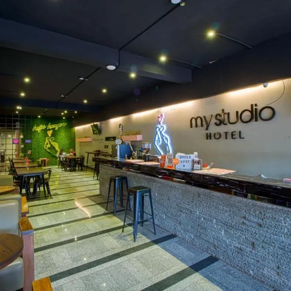 My Studio Hotel Juanda Airport Surabaya, хотел в Sedati