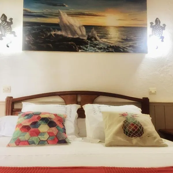 Saint Leu - Chambre 3 épis avec PDJ piscine en pleine nature vue mer - Bardzour, hotel v destinaci Saint-Leu