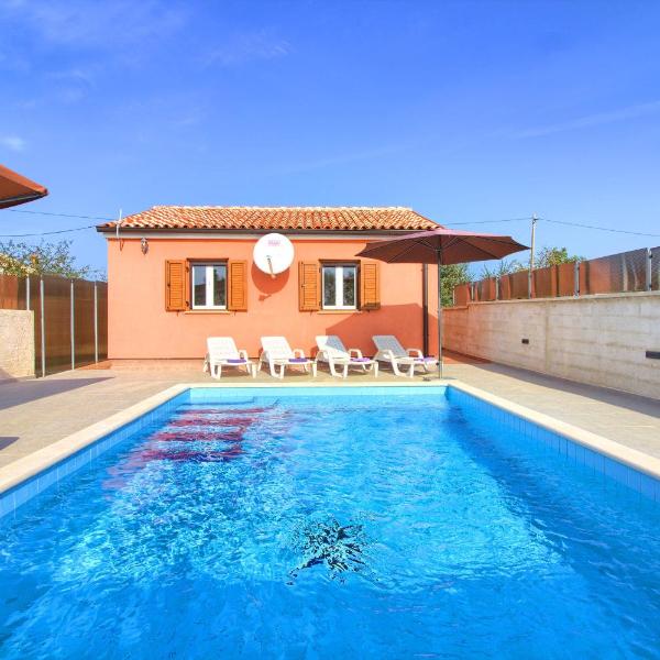 Cozy villa Loborika with private pool near Pula