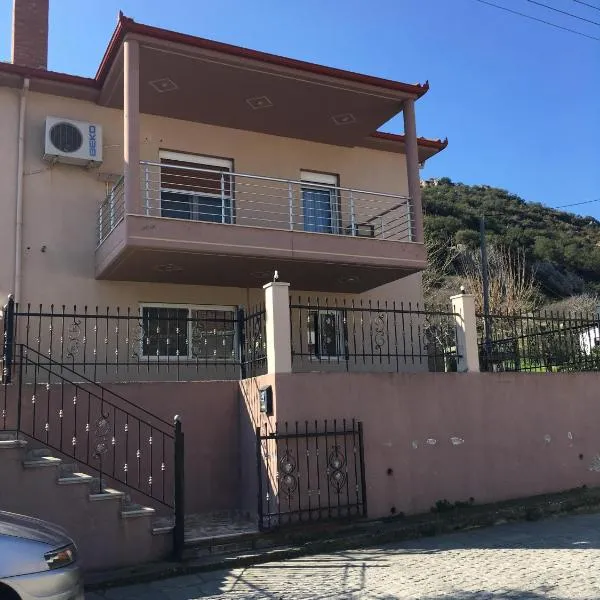 Ploumis House, Hotel in Sykia