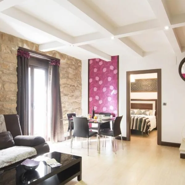 Apartamentos Fuente Redonda, hotel v destinaci Úbeda
