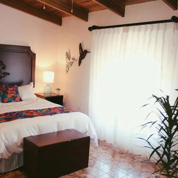 Hacienda Escondida 10min to Airport, khách sạn ở Alajuela