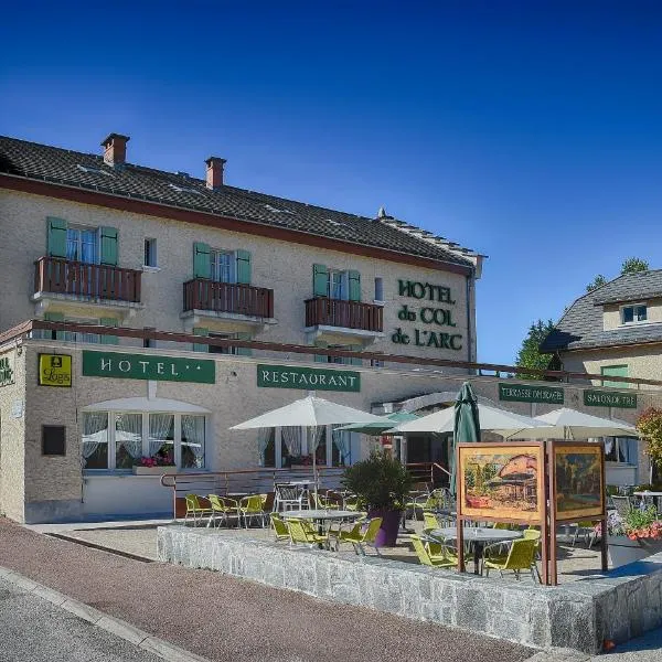 Logis Hôtel - Le Col de l'Arc，位于韦尔科尔地区朗的酒店