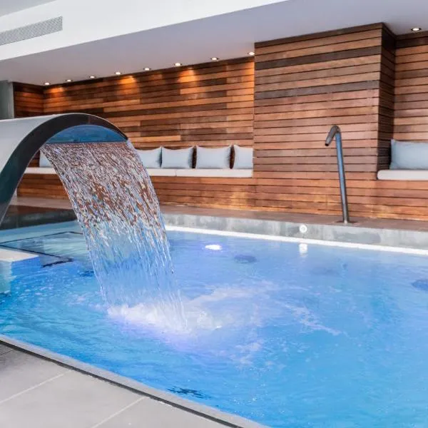 Atenea Port Barcelona Mataró – hotel w mieście Mataró