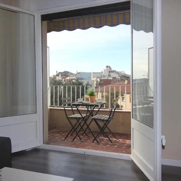 FELIP - Spacious and quiet apartments & one with Terrace, хотел в Барселона