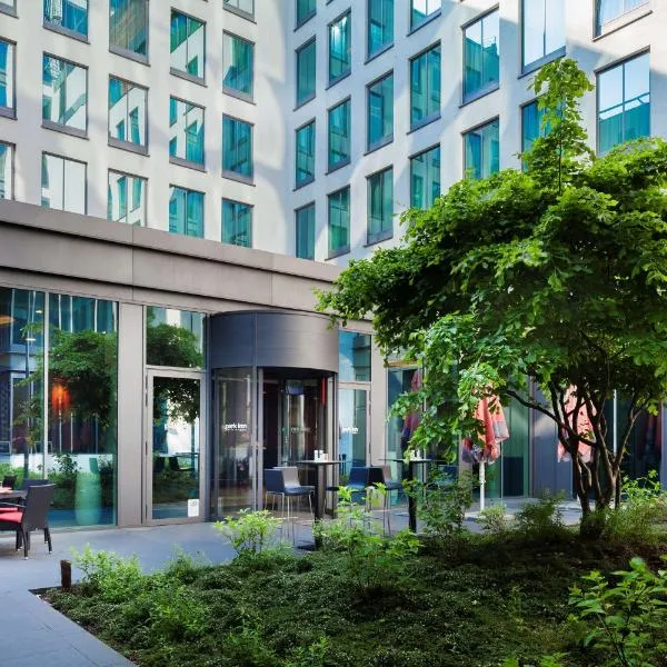 Radisson Hotel Brussels Centre Midi, hotel in Brussels