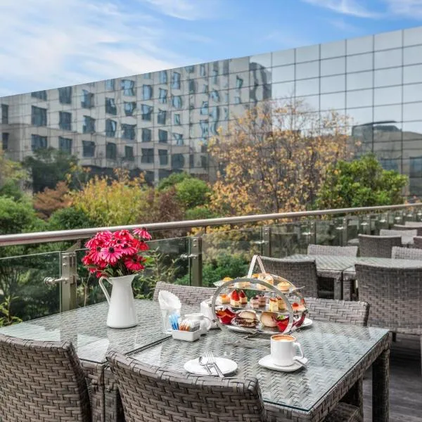 Holiday Inn Shanghai Hongqiao by IHG - near by Hongqiao Airport & NECC, hotel v Šanghaji