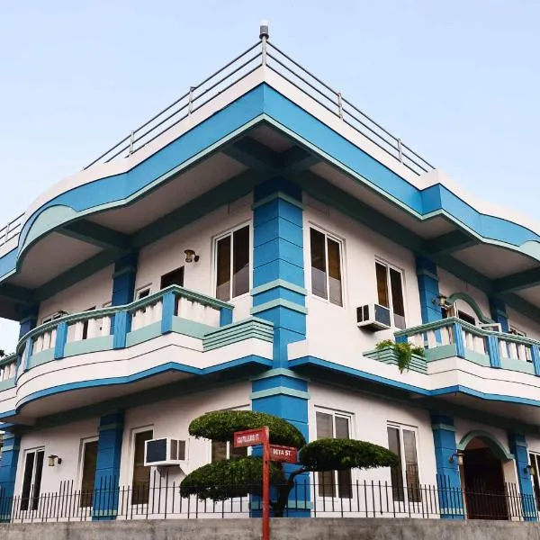 Den Den Guesthouse, hotel in Basco