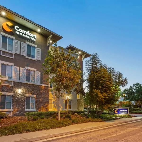 Comfort Inn & Suites Near Ontario Airport, ξενοδοχείο στο Οντάριο