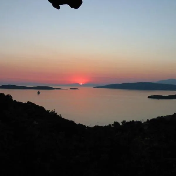 The Antique House, hotel v destinaci Batsi