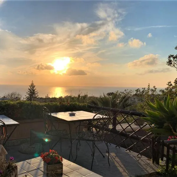 La Terrazzina sul tramonto，位于伊斯基亚的酒店