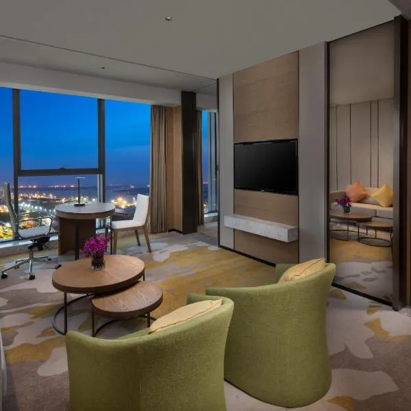Holiday Inn Nanjing Harbour by IHG, hôtel à Nankin