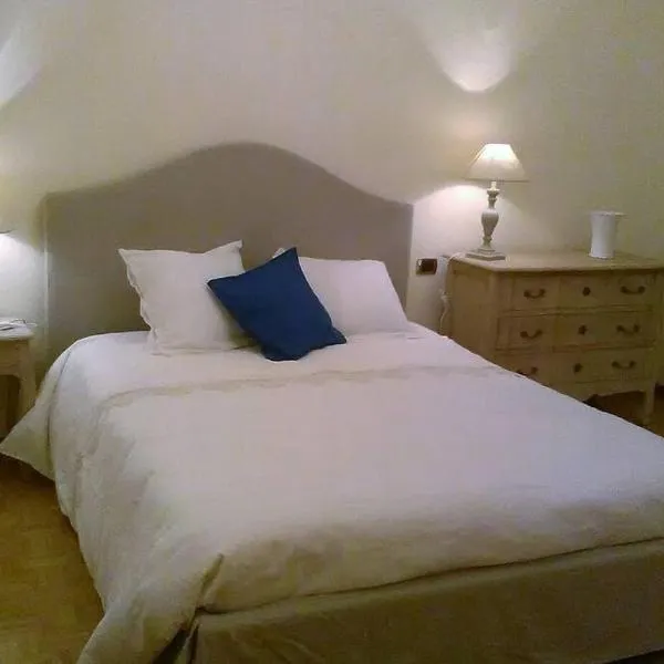 Charming Family Lodge With Private Garage，位于佛罗伦萨的酒店