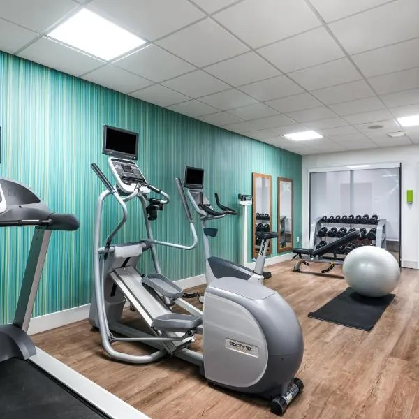 Holiday Inn Express Hotel & Suites Bartow by IHG、バートウのホテル