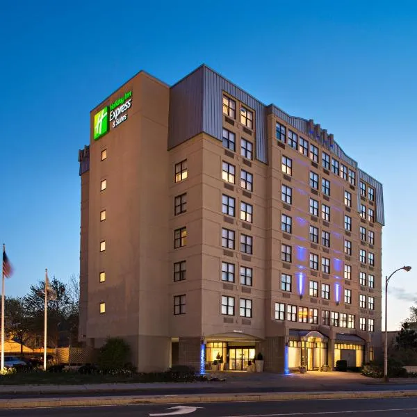 Holiday Inn Express & Suites Boston - Cambridge by IHG, hotel in Cambridge
