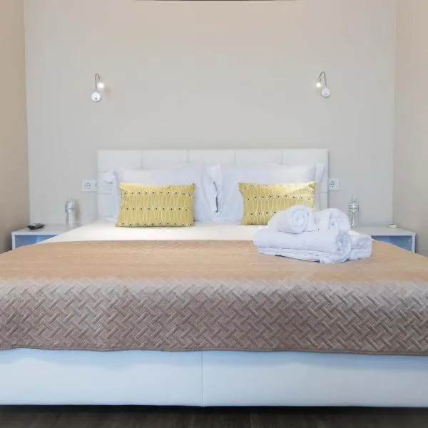 Просторная однокомнатная ЖК Счастливый, hotel in Dnipro