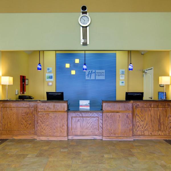 Holiday Inn Express Hotel & Suites Kansas City Sports Complex by IHG, Kansas City