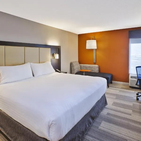 Holiday Inn Express & Suites Chicago-Midway Airport by IHG, hotel di Bedford Park