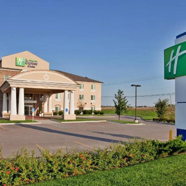 Holiday Inn Express Hotel & Suites Wichita Airport by IHG, hôtel à Wichita