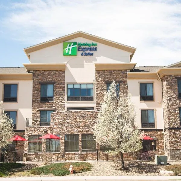 Holiday Inn Express Hotel & Suites Loveland by IHG, hotel v destinaci Loveland