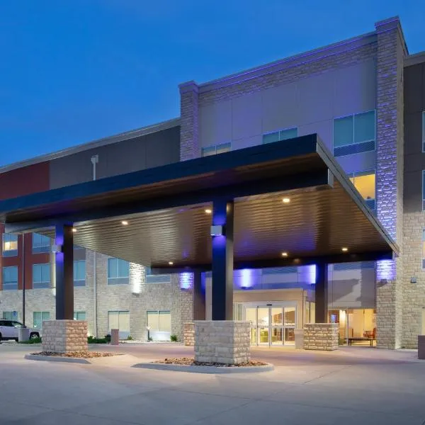 Holiday Inn Express & Suites Great Bend by IHG, hôtel à Great Bend
