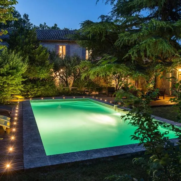 Hôtel Mas Vidau Porte des Alpilles, hotel Saint-Étienne-du-Grès-ben