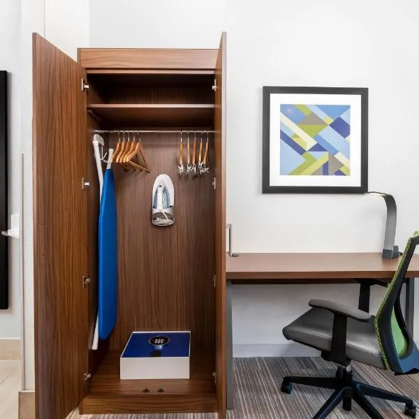 Holiday Inn Express Hotel and Suites Conroe by IHG, hotel en Conroe