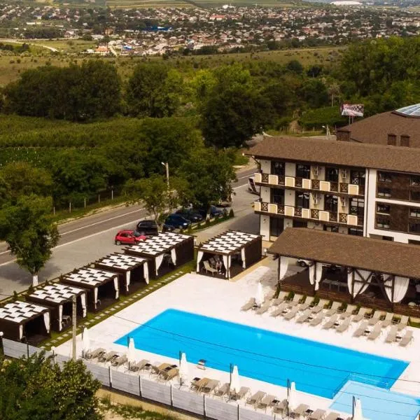 Giowine Hotel & Restaurant, מלון בCricova