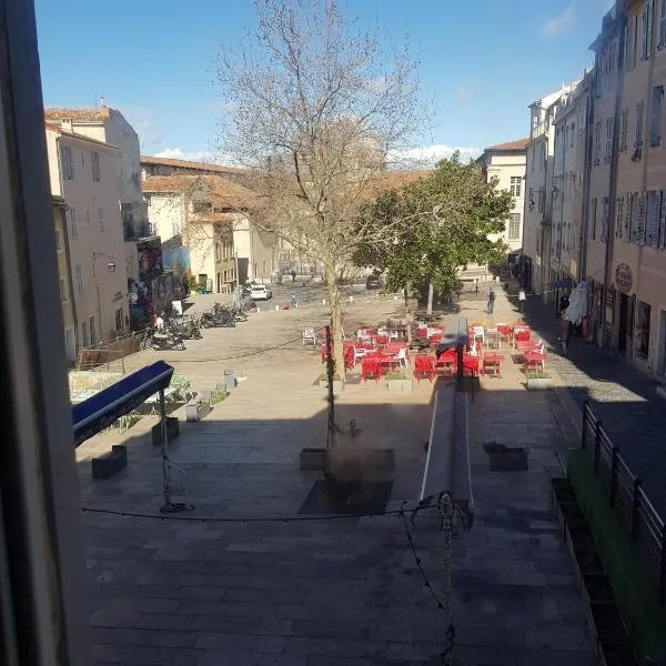 appartement renové , quartier historique du panier , centre-ville, hotel in Marseille