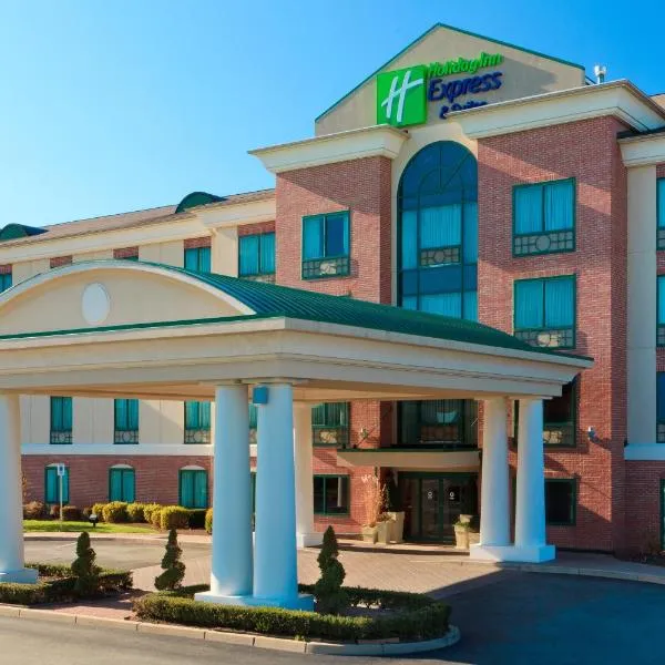 Holiday Inn Express Hotel & Suites Warwick-Providence Airport by IHG, khách sạn ở Warwick