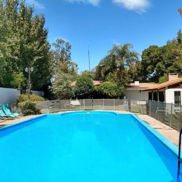 Complejo Los Aromos, San Juan, AR、サンフアンのホテル