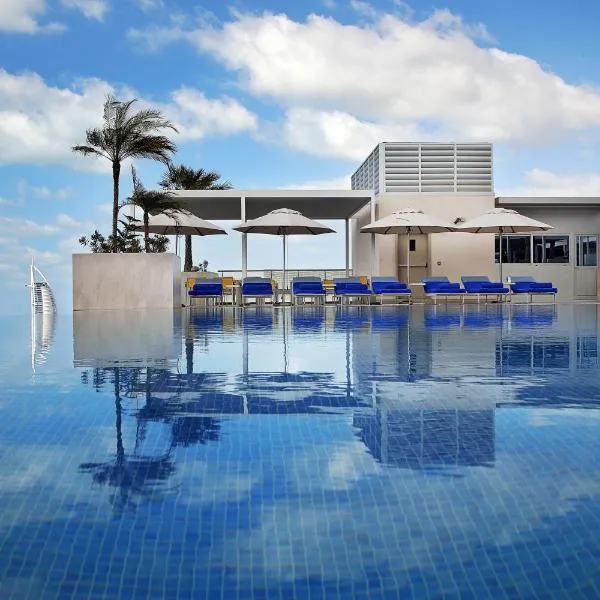 Grand Cosmopolitan Hotel, ξενοδοχείο στο Ντουμπάι