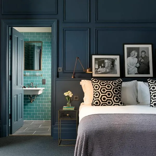 The George、チェルトナムのホテル