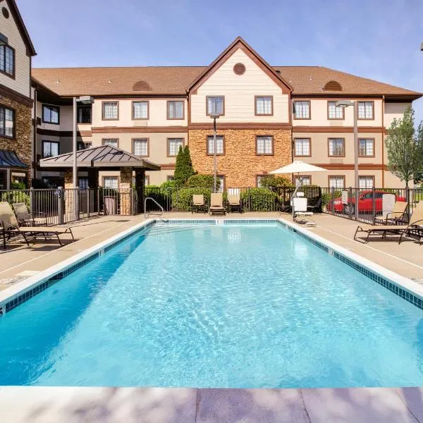 Staybridge Suites Louisville - East by IHG, hotel in Louisville