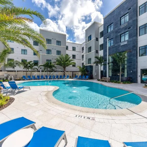 Staybridge Suites - Naples - Marco Island by IHG, hotel in Naples
