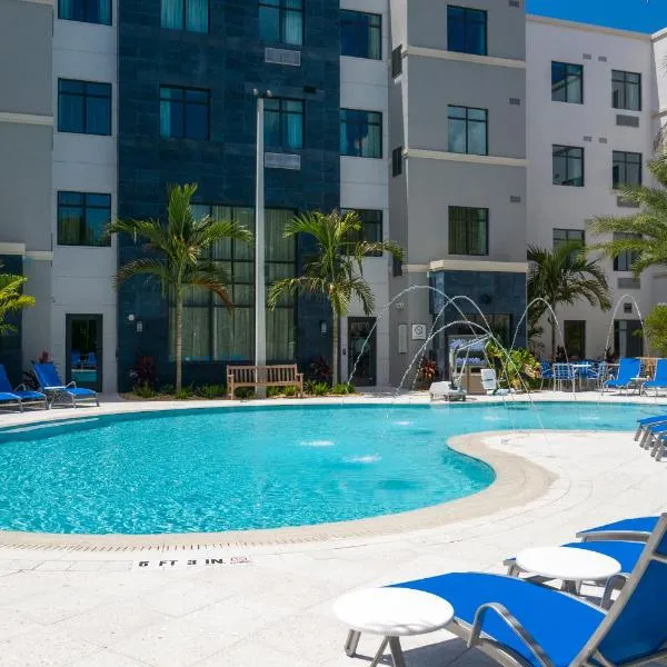 Staybridge Suites - Naples - Marco Island by IHG, hotelli kohteessa Naples