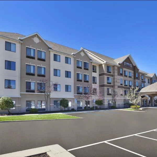Staybridge Suites Columbia-Highway 63 & I-70 by IHG, hotel in Columbia
