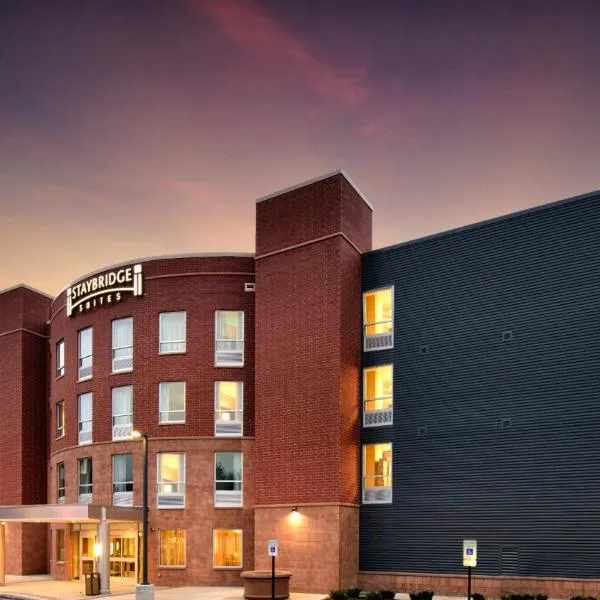 Staybridge Suites Marquette by IHG, hotel v destinaci Marquette