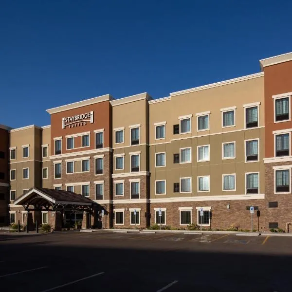 Staybridge Suites - Phoenix – Biltmore Area by IHG, hotel v destinaci Phoenix