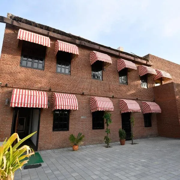 Hotel Sunbird, hotel sa Bharatpur