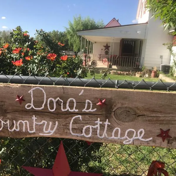 Dora's Country Cottage, Hotel in Escalante