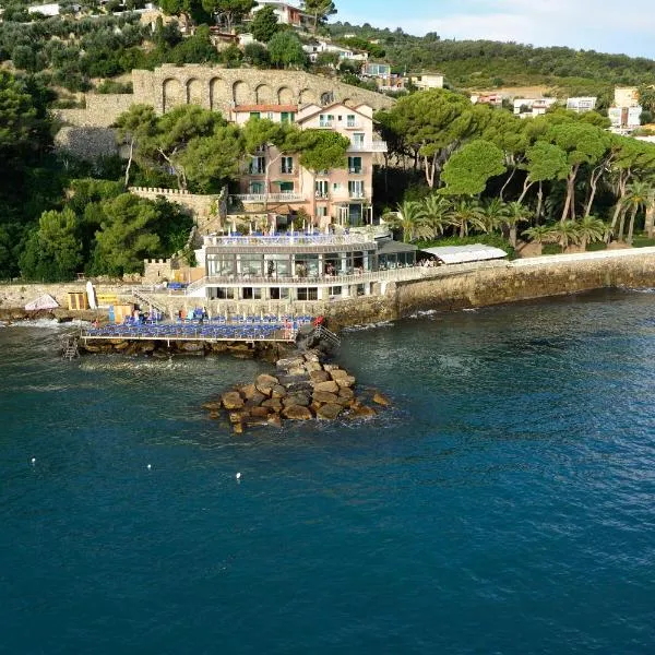Hotel Arc En Ciel, hotel v destinaci Diano Marina