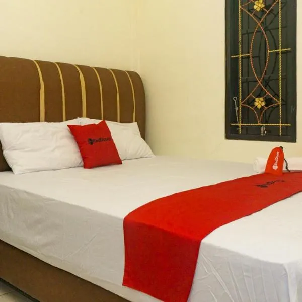 RedDoorz near Sentani Airport Jayapura, hotel v destinaci Jayapura