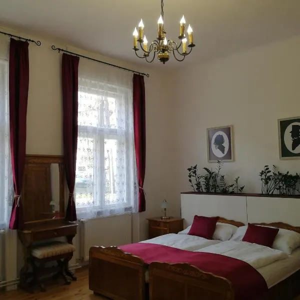 TulipánVendégház, hotel in Keszthely